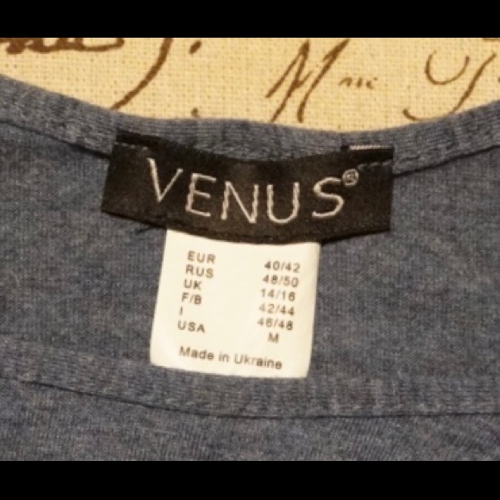Venus Top - Picture 2 of 3